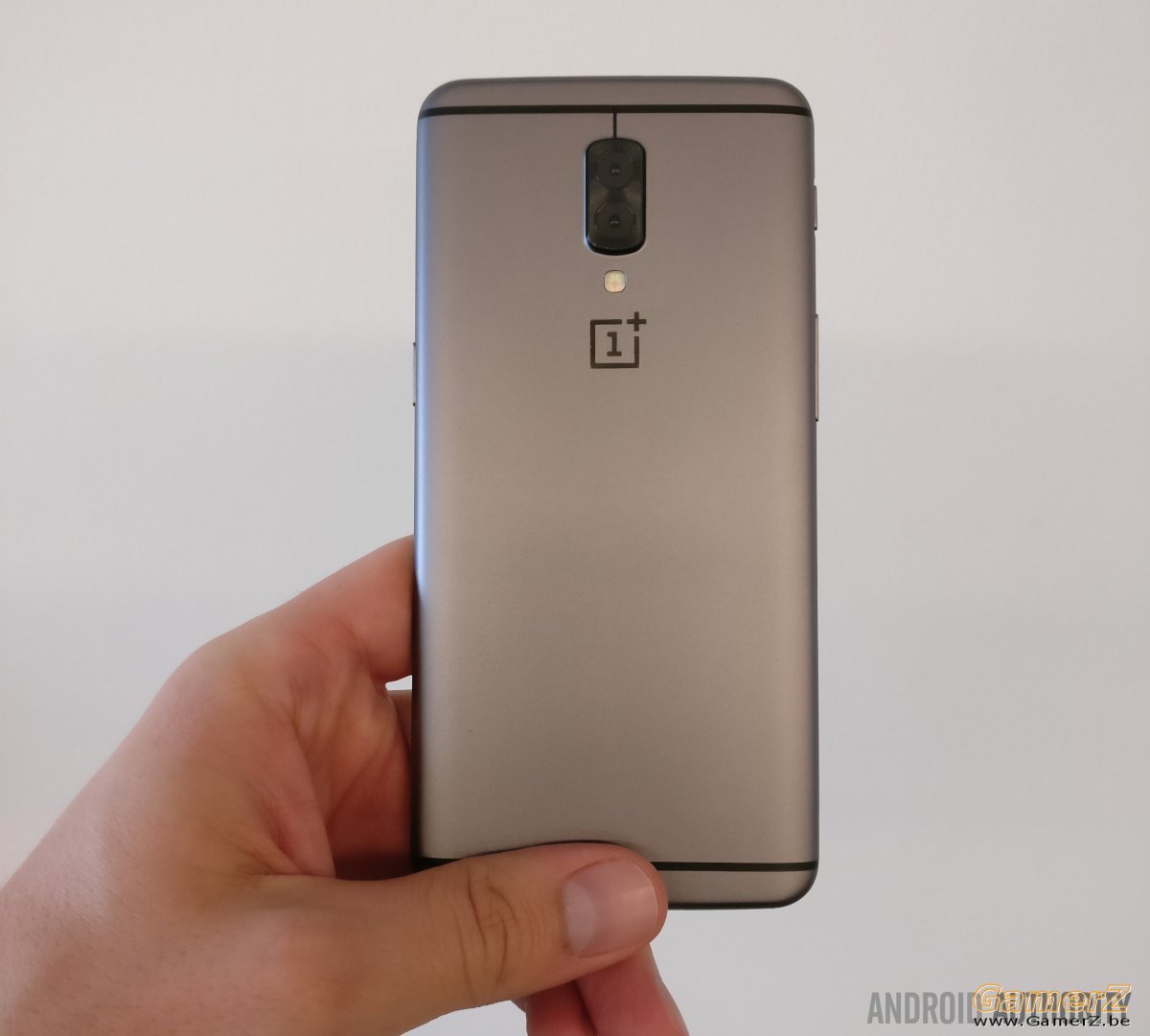 oneplus-5-prototype-androidauthority.jpg