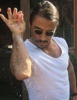 Pourquoi-Salt-Bae-le-boucher-des-stars-porte-desormais-des-gants-noirs.jpg