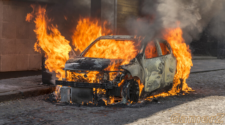 feu-voiture-brulee-assurance-auto-A.jpg